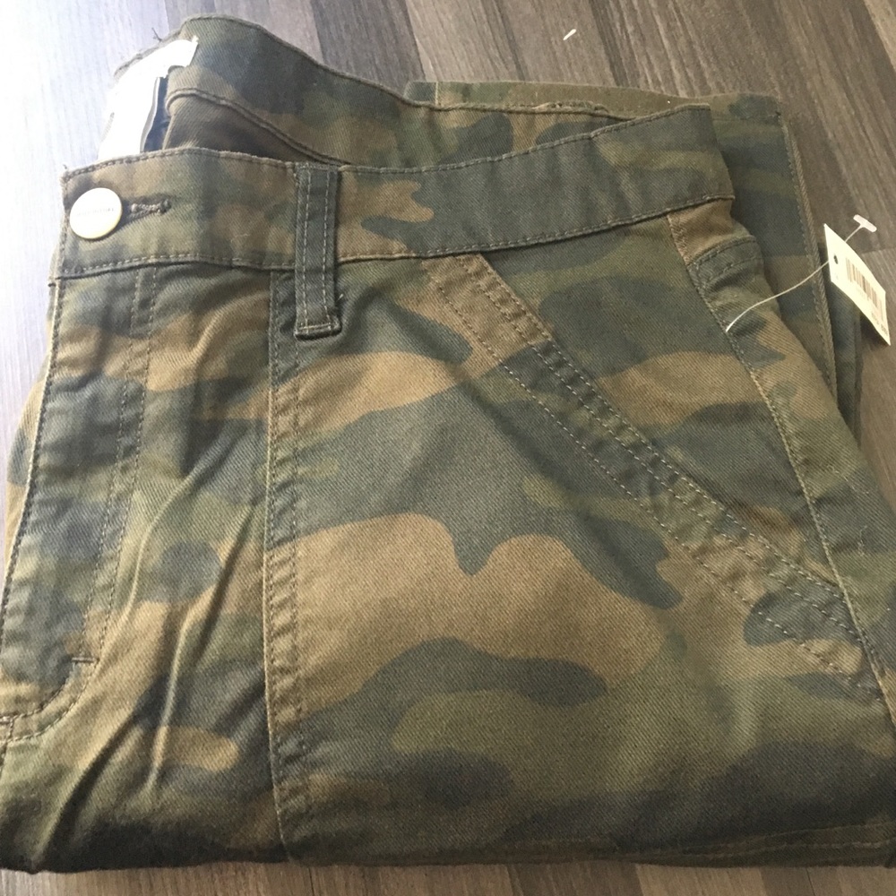 NWT Camo pork chop pocket pants